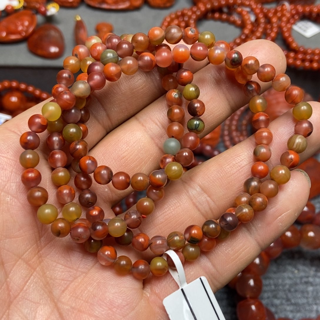 南红玛瑙手串未镶嵌5+’m