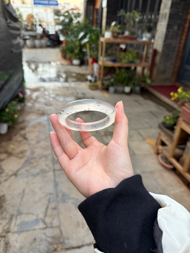 马达加斯加冷白黑白婚纱高冰玻璃底玛瑙手镯