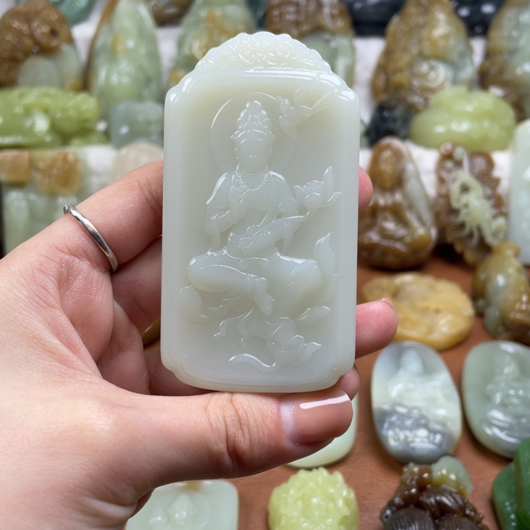 和田玉未镶嵌颈饰