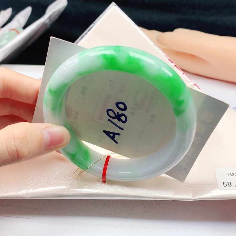 【闪购商品】翡翠手镯未镶嵌天然缅甸a货手镯58+