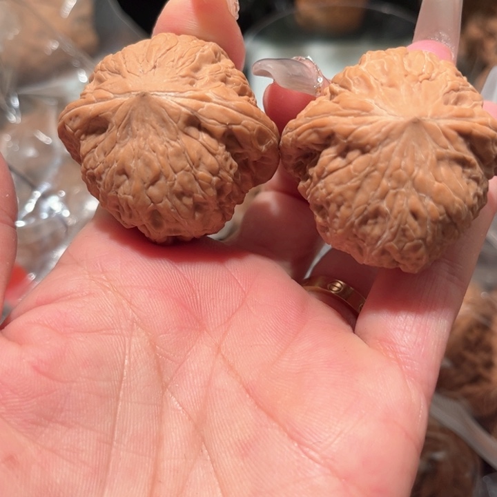 桃核吊坠铁锤妹妹