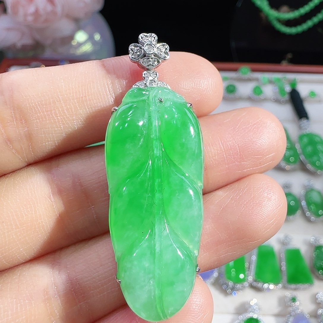 翡翠吊坠(不含链)18K金镶嵌