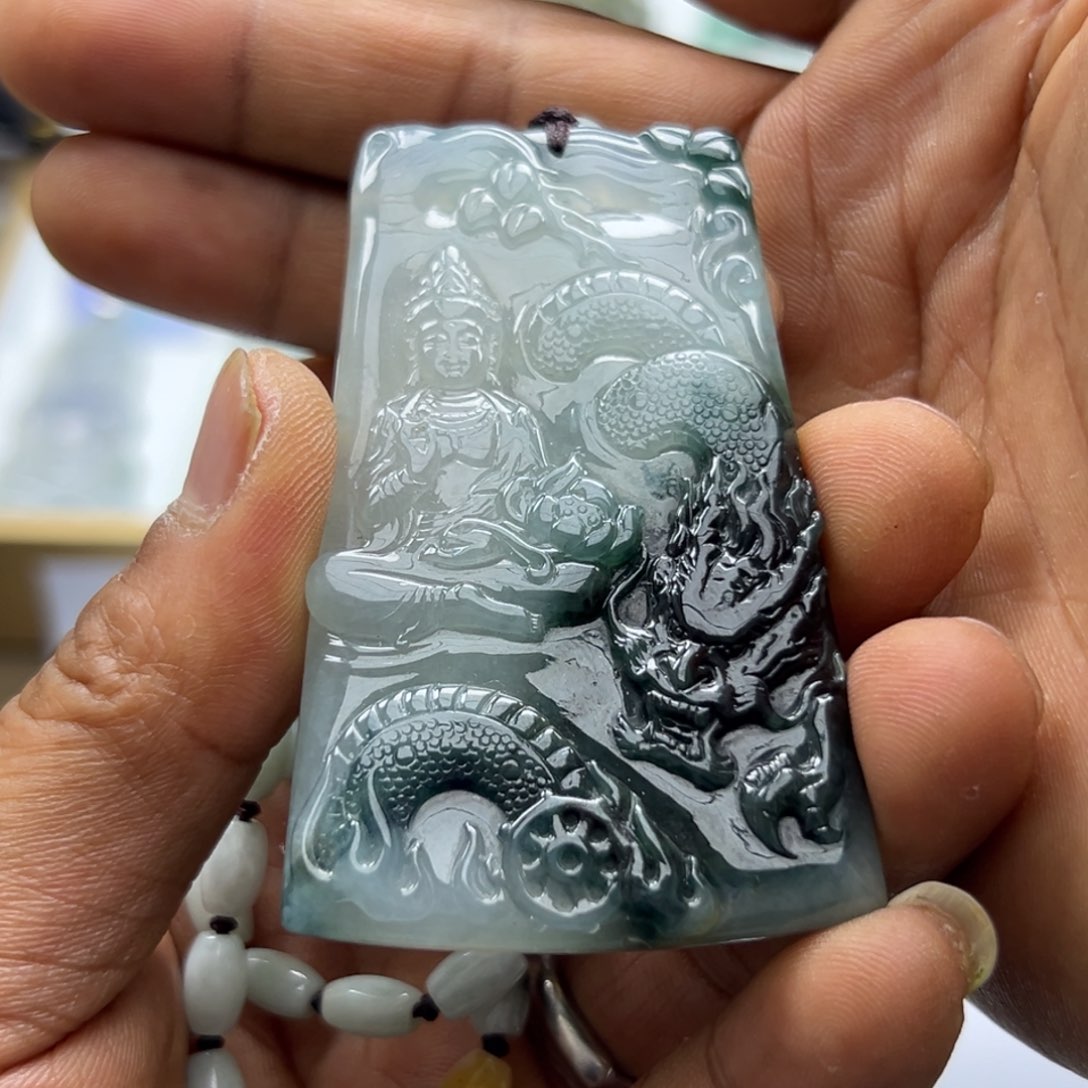 翡翠未镶嵌颈饰流**猫天然