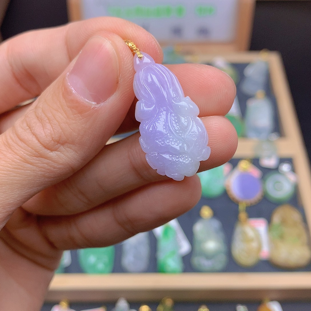 翡翠颈饰18K金镶嵌翡翠