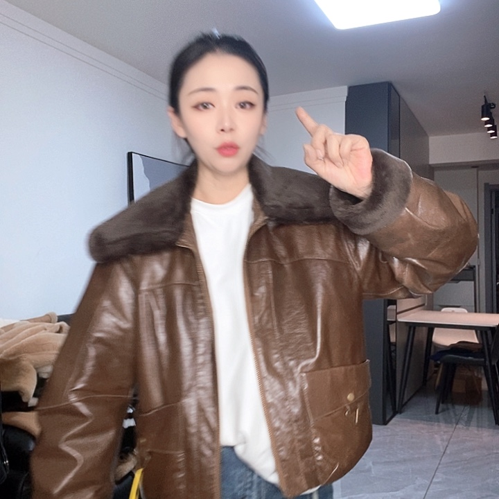 绵羊皮油蜡鹅绒皮毛一体领M125斤，L140斤内拍下备注尺码