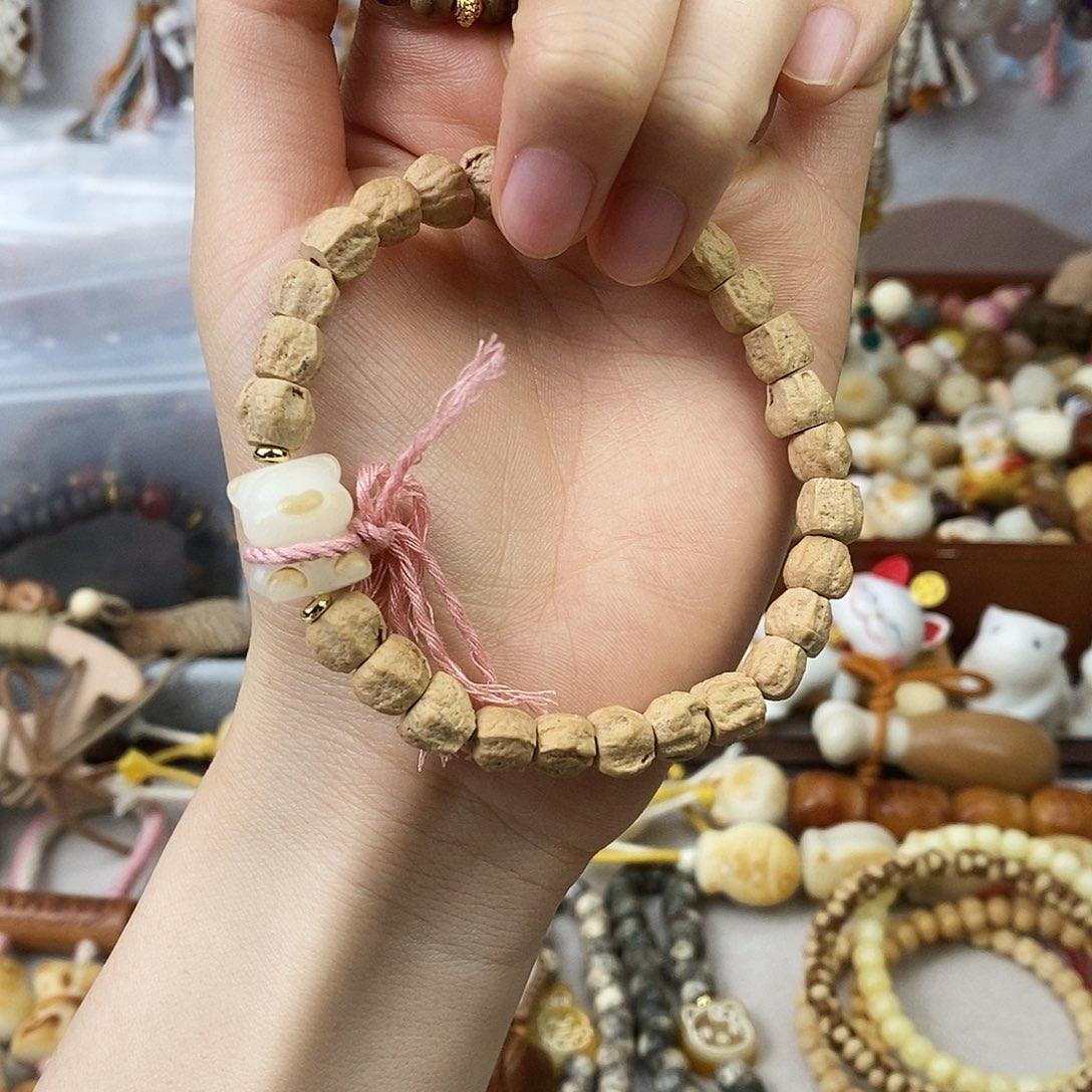 白玉菩提吊坠百香籽