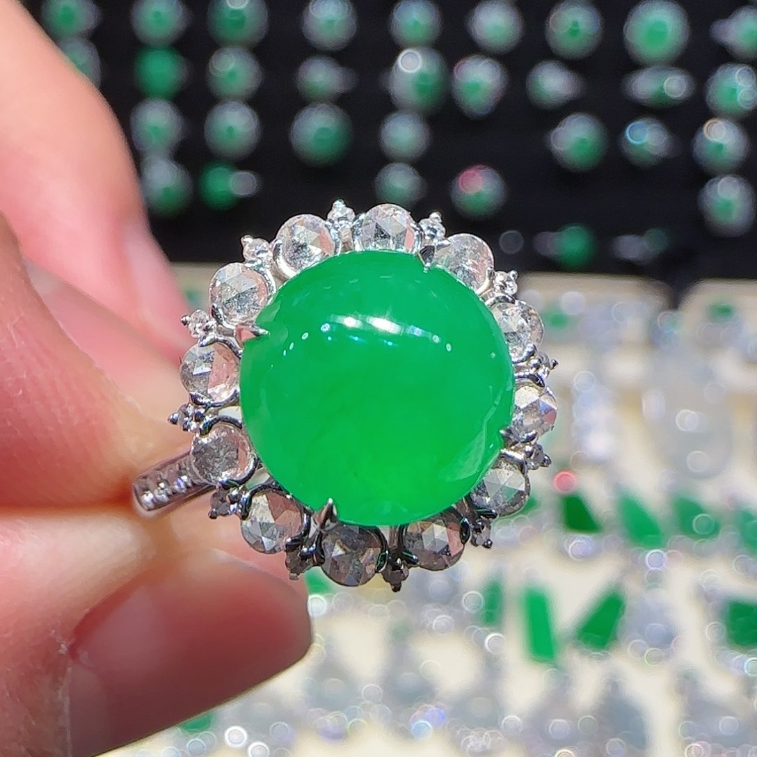 翡翠戒指18K金镶嵌戒指