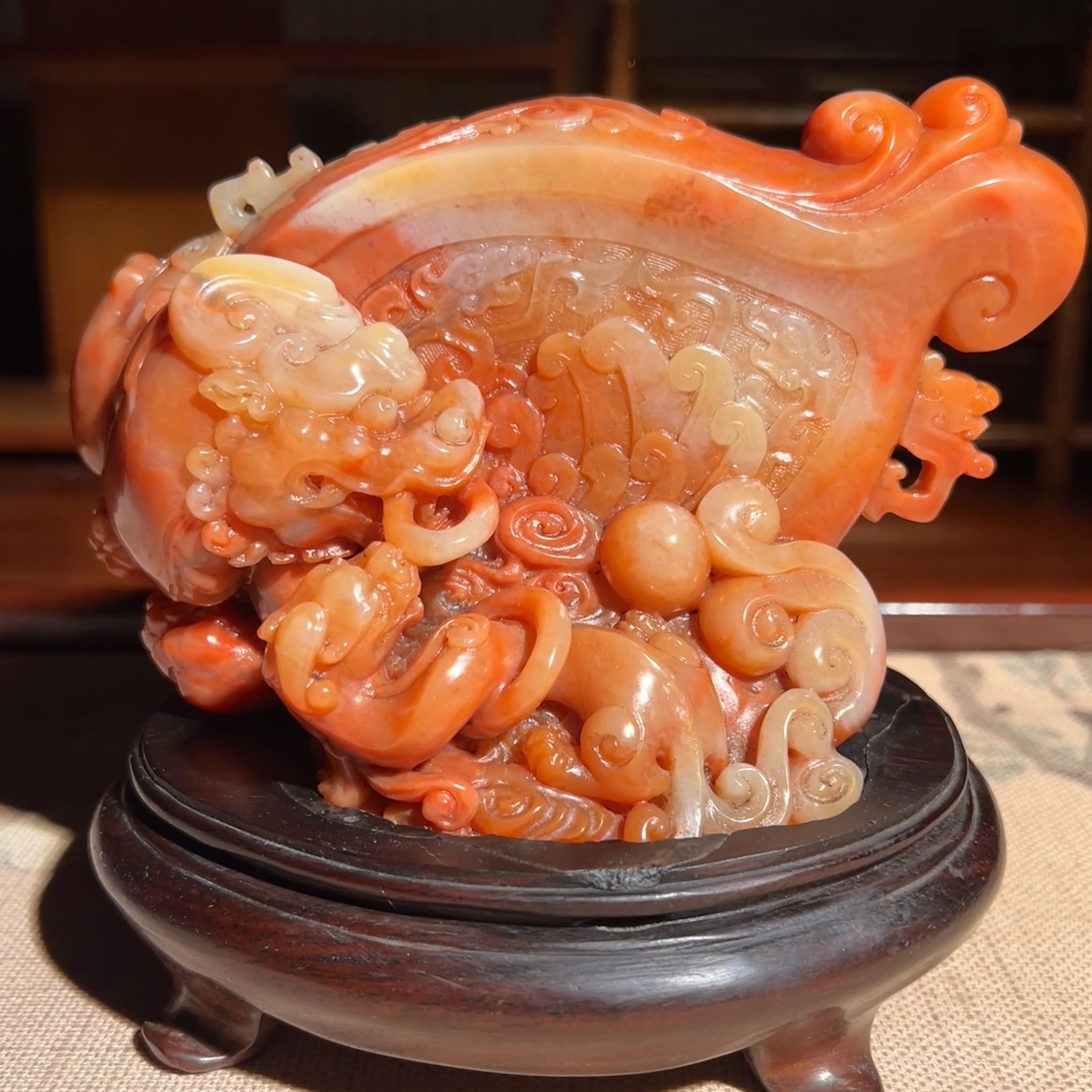 古兽爵杯圆雕摆件