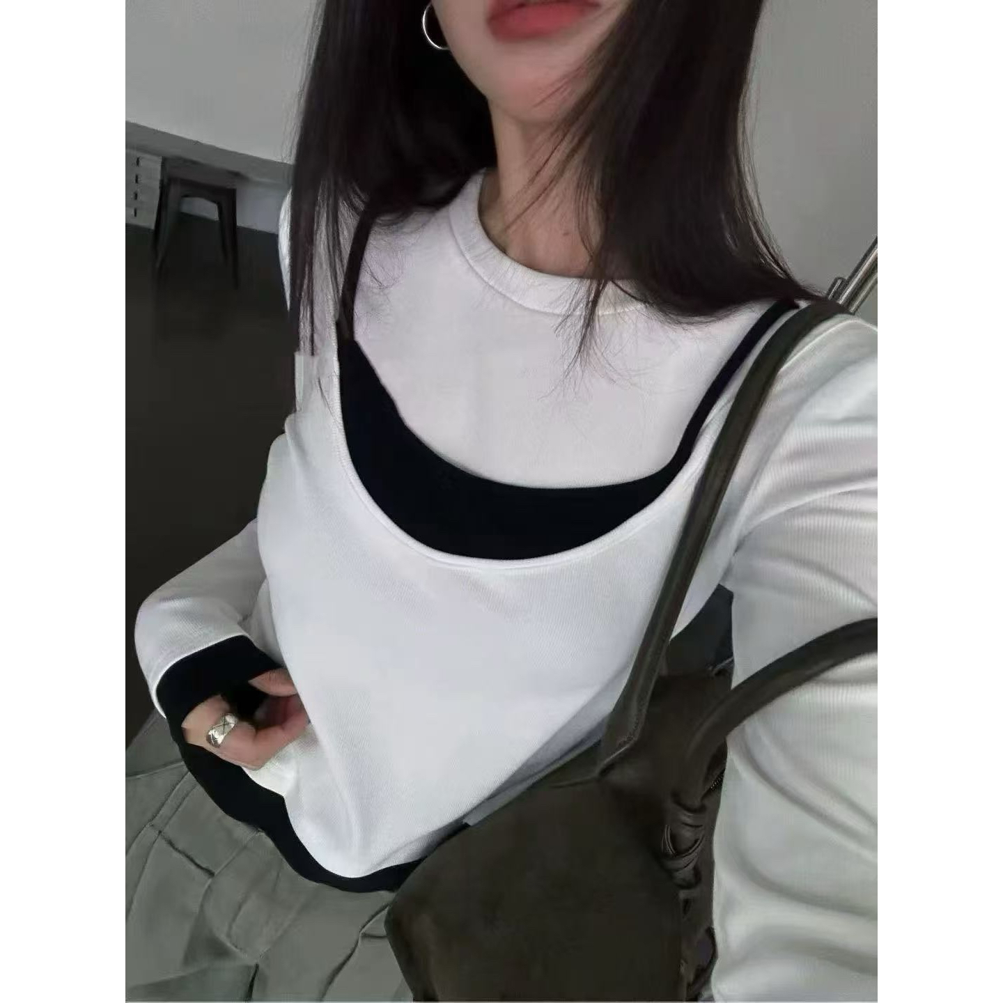 秋冬新款韩版假两件撞色设计感小众修身显瘦长袖T恤上衣