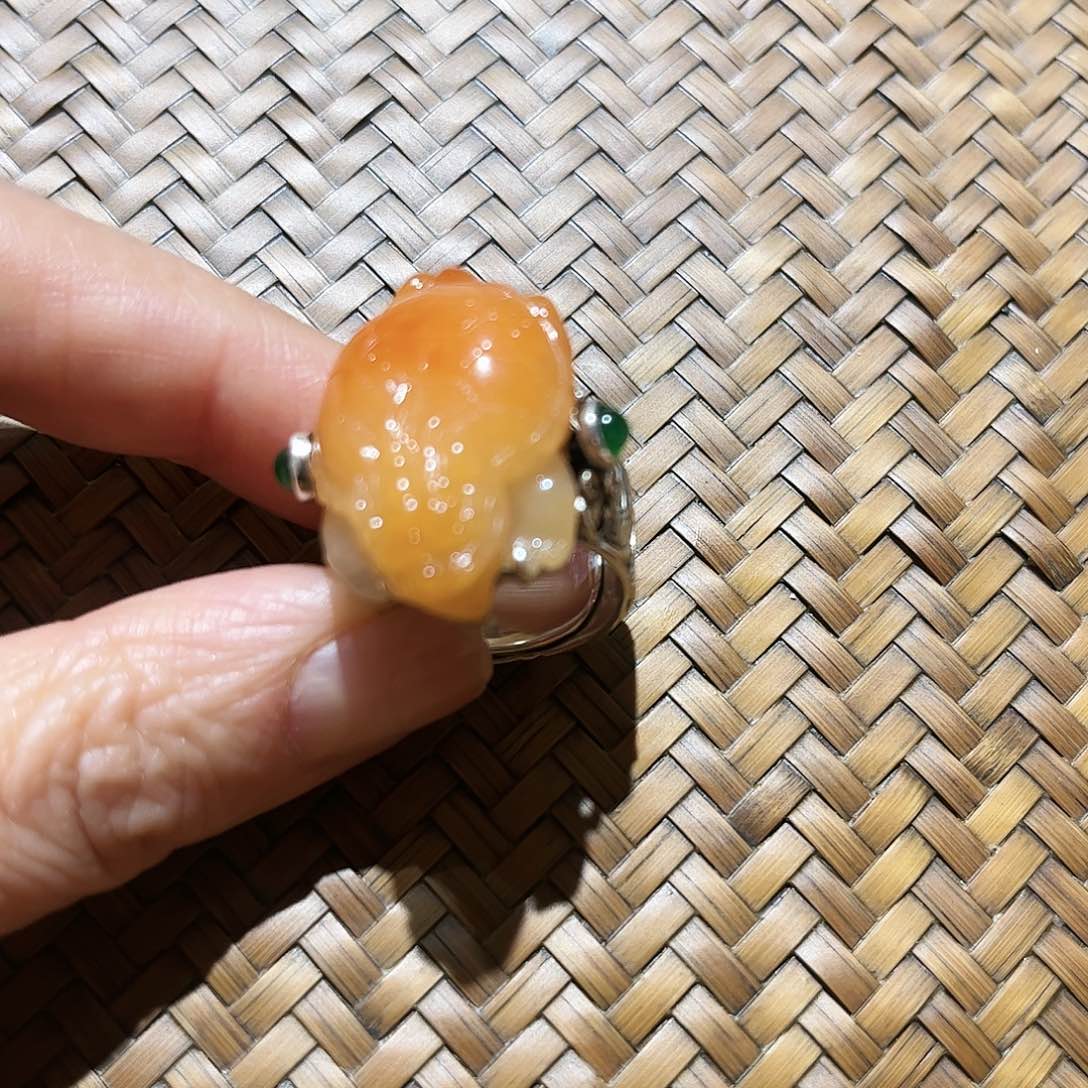 翡翠戒指银S925镶嵌个性的设计风格