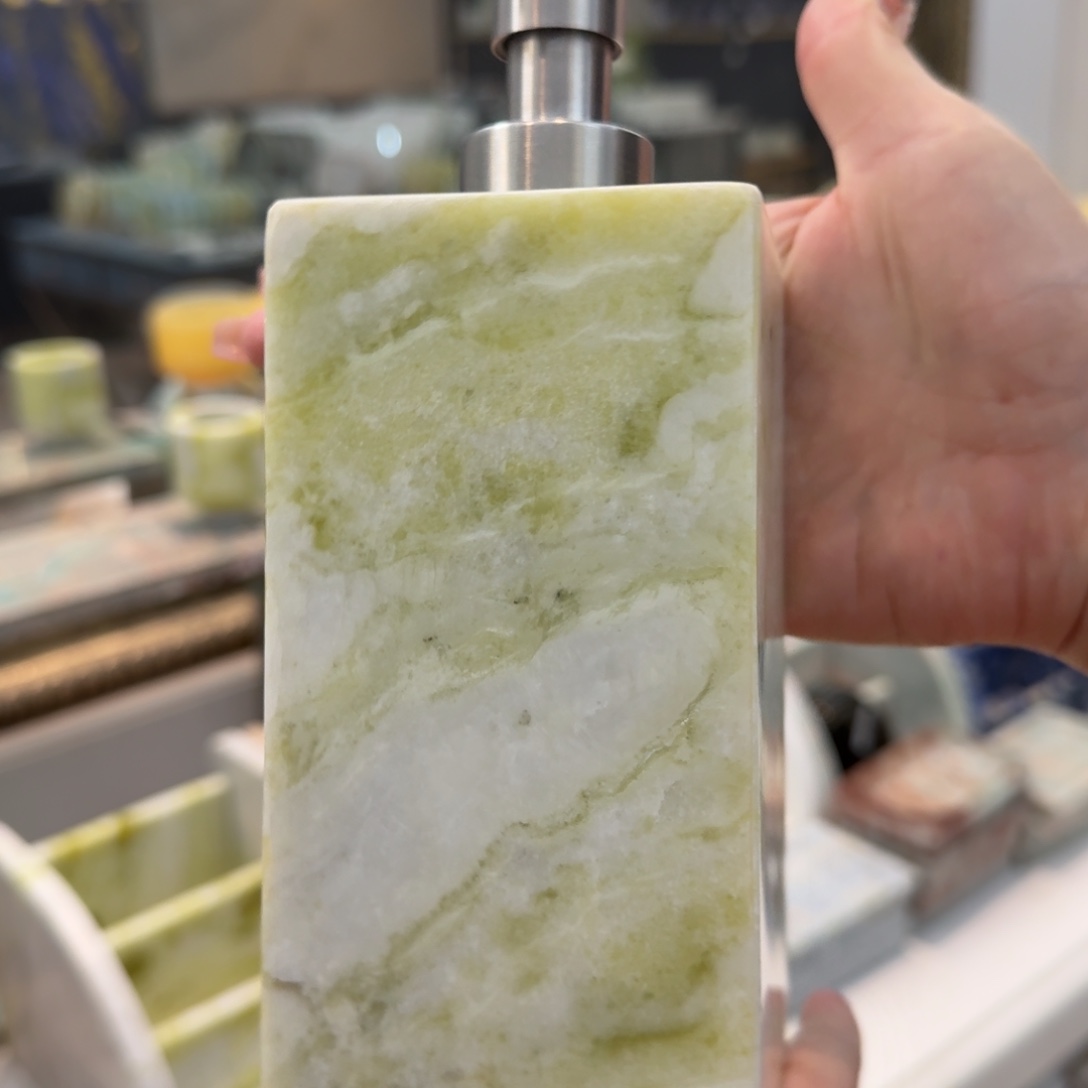 石材爱尔兰绿沐浴瓶