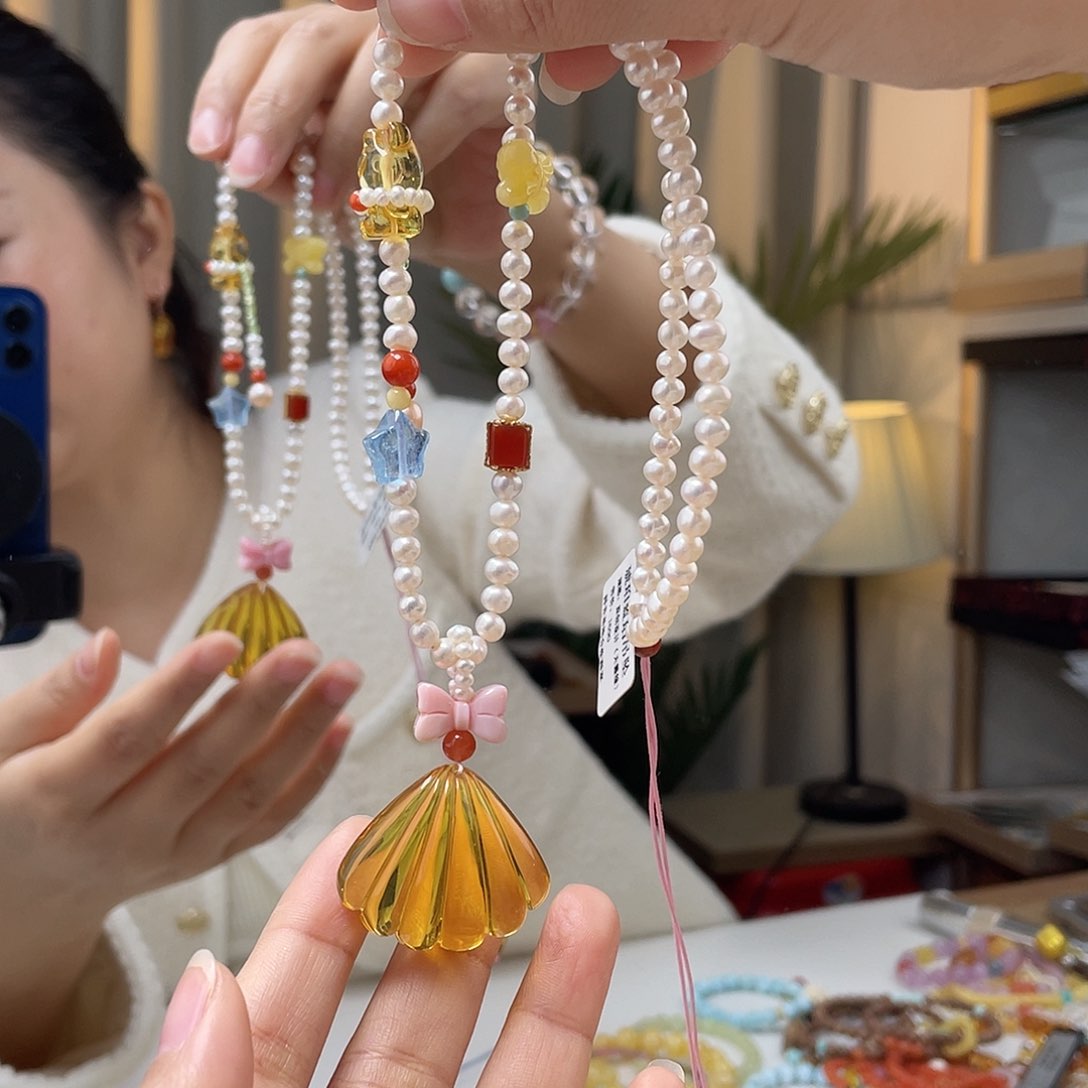 蓝珀裸石未镶嵌蓝珀吊坠