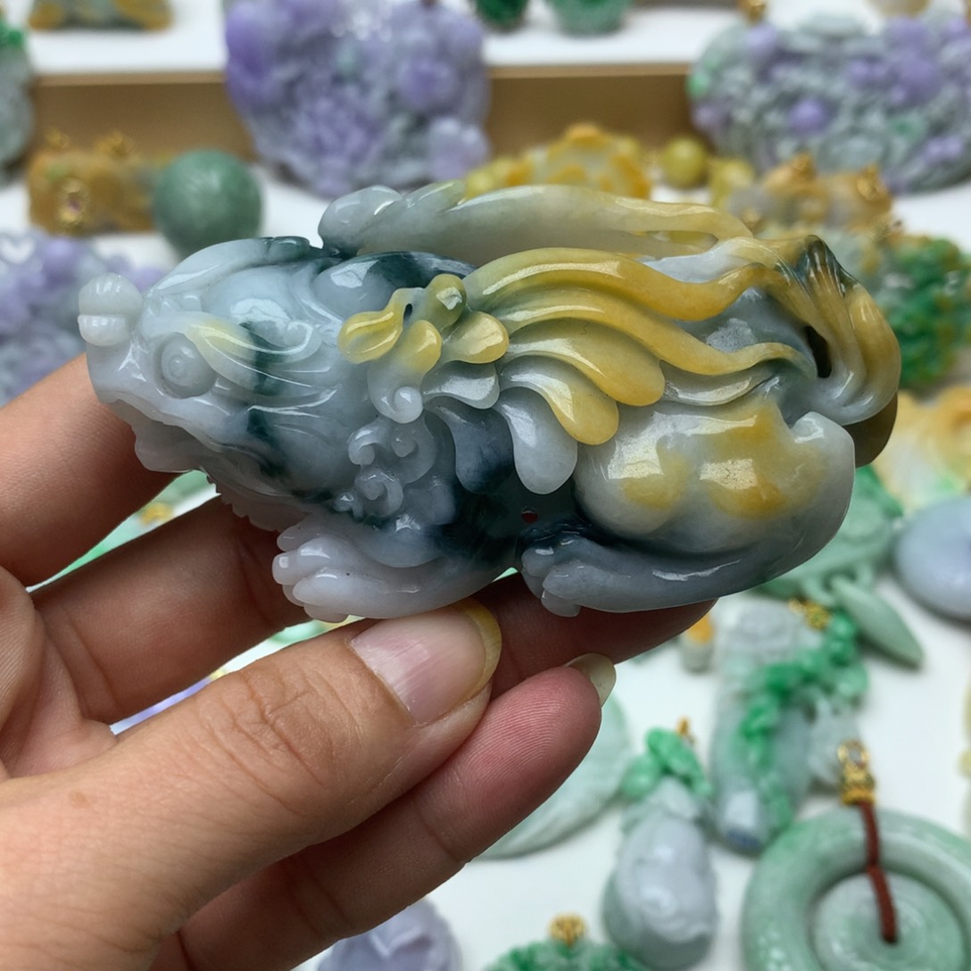 翡翠颈饰未镶嵌翡翠