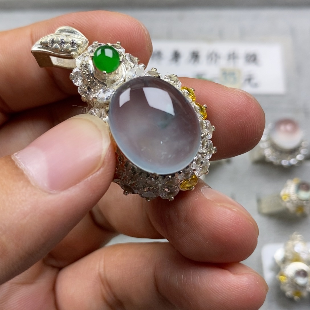 定制翡翠未镶嵌玻璃种18mm