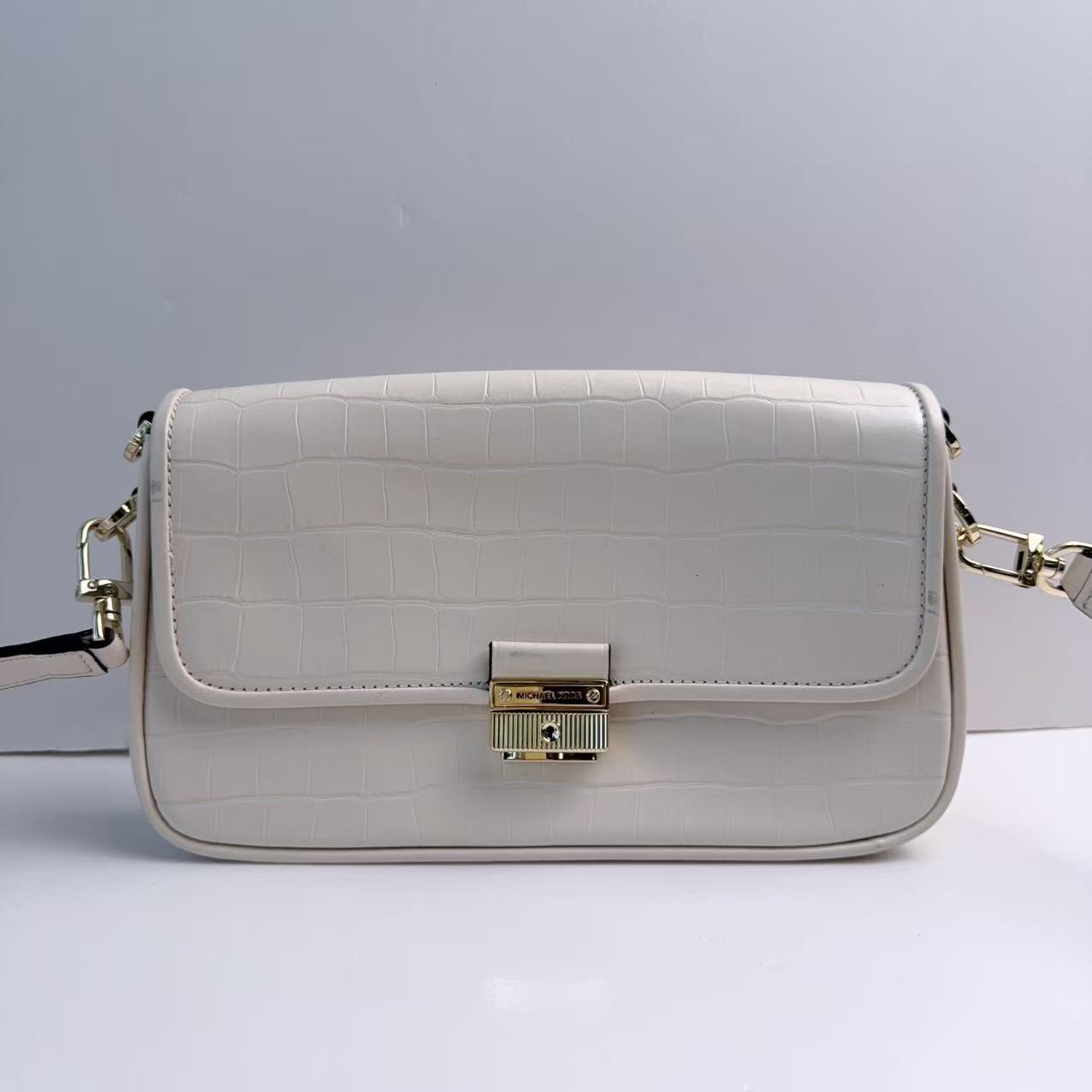 95新 MICHAEL KORS/迈克高仕 迈克高仕白色盒子斜挎包