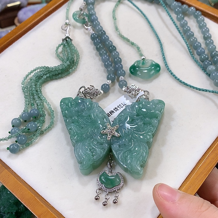 翡翠未镶嵌颈饰翡翠吊坠