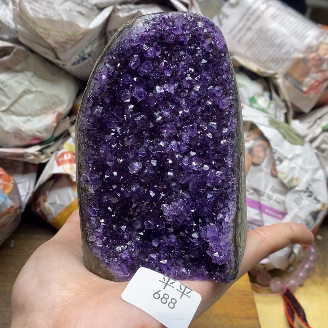 紫晶乌拉圭未镶嵌