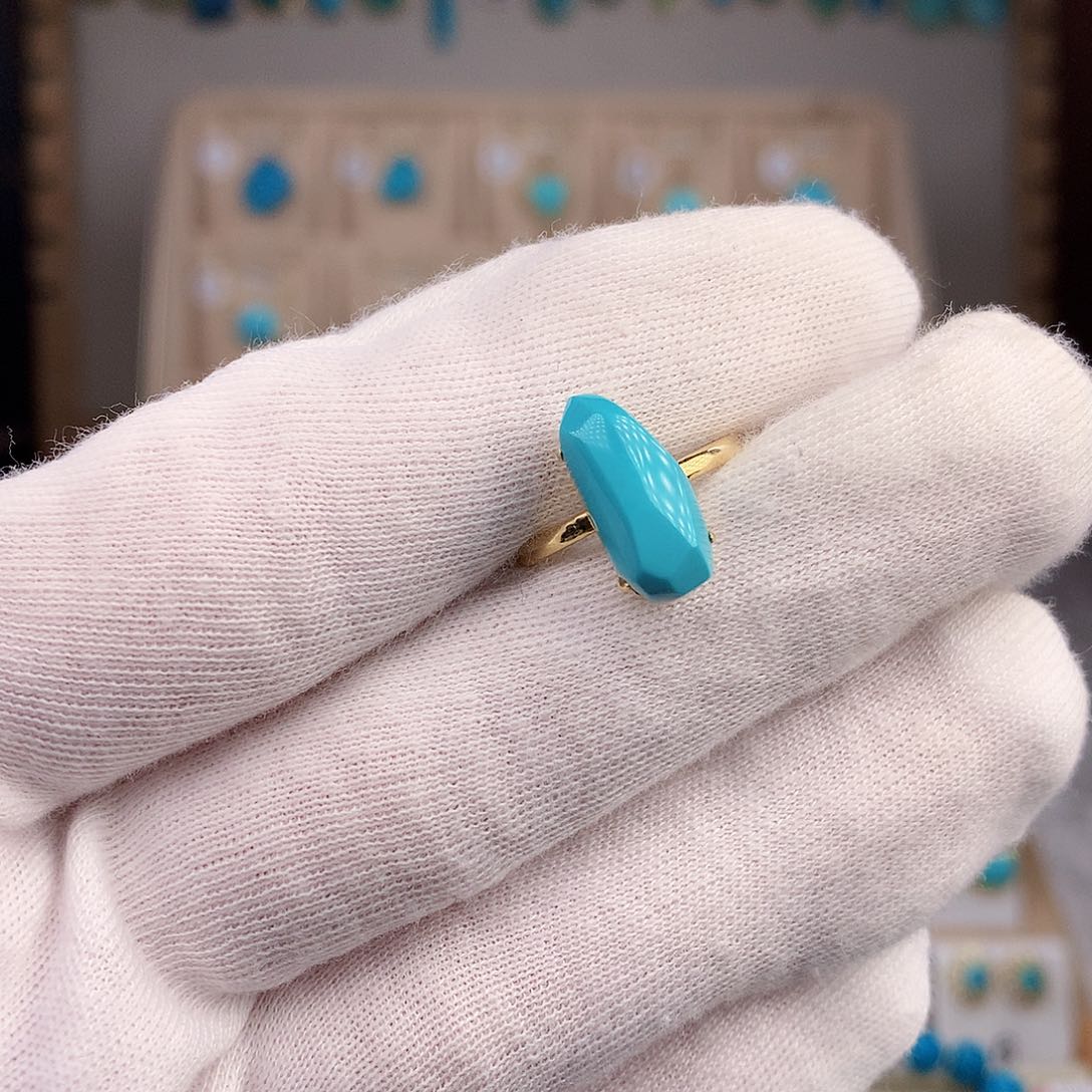 绿松石戒指18K金镶嵌