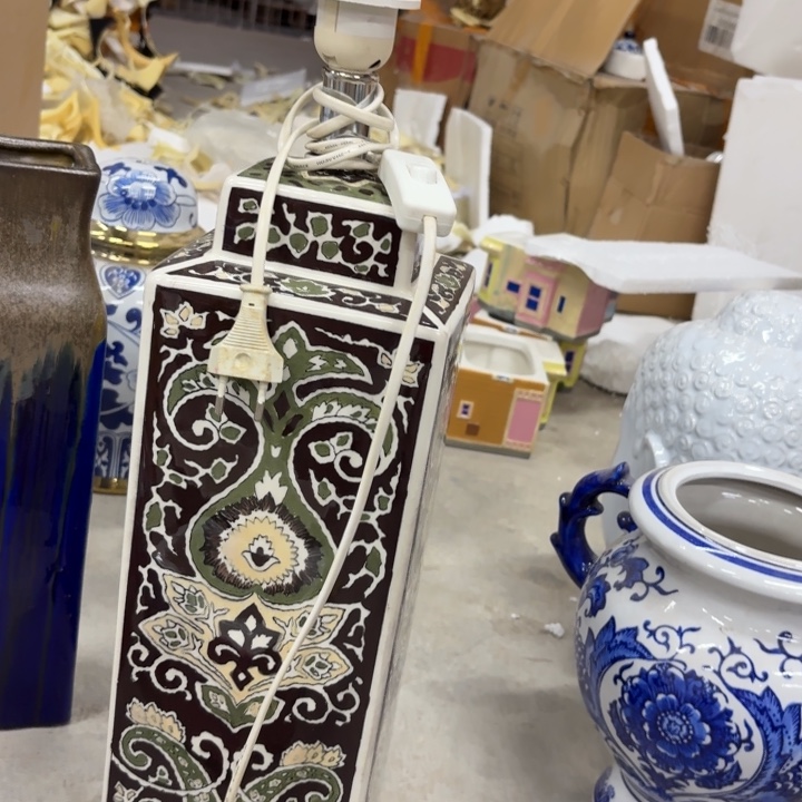 微瑕青花瓷器值得购买