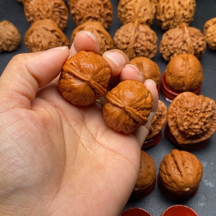 【闪购商品】文玩核桃把件蛇皮球