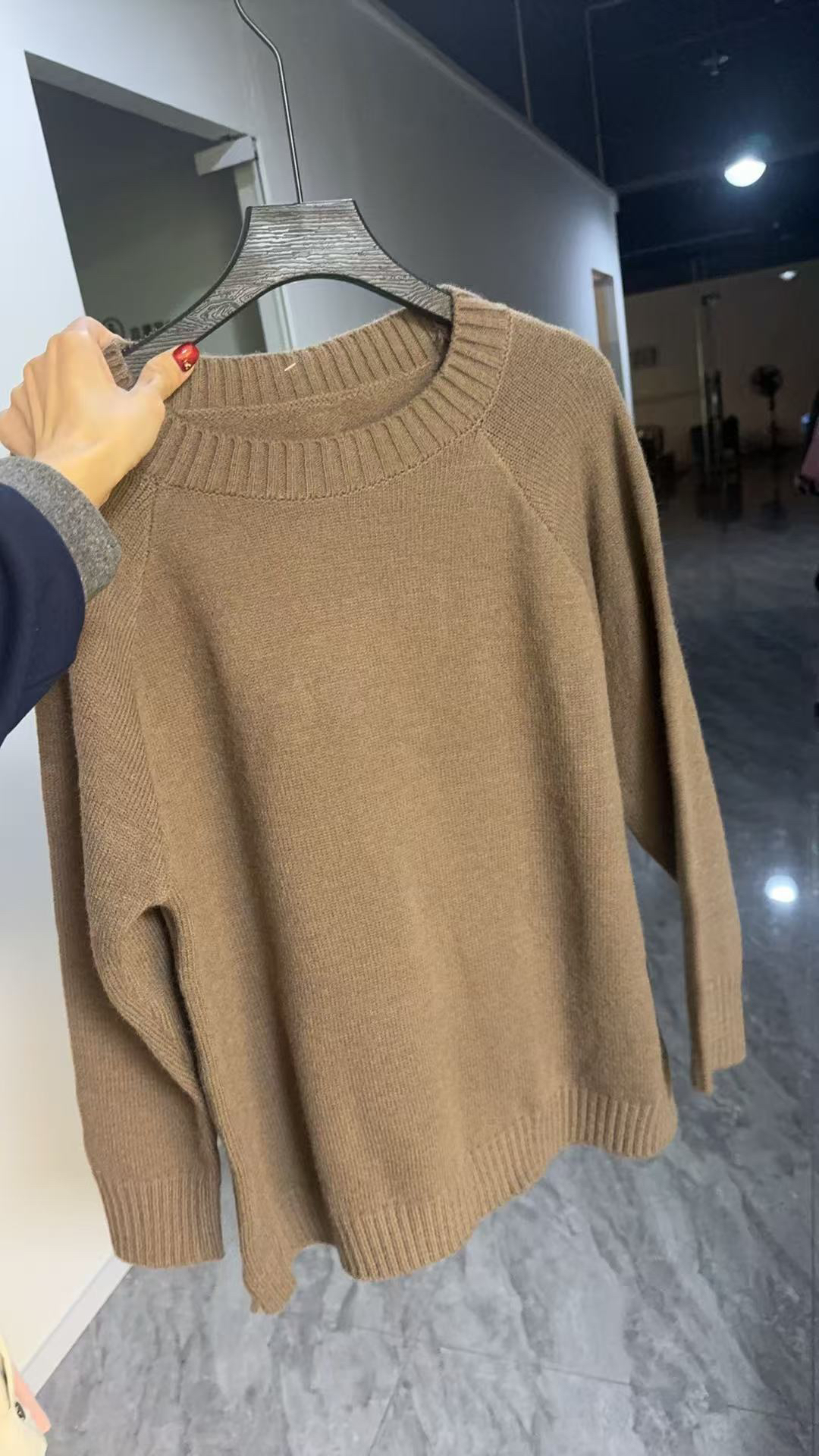 圆领常规常规款绒衫长袖绒衫纯色宽松打底衫简约休闲