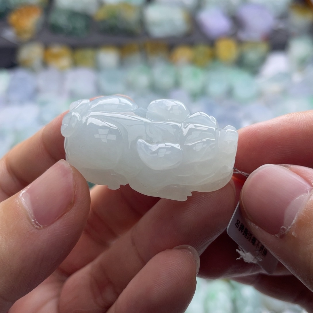 翡翠颈饰未镶嵌可**限貔貅