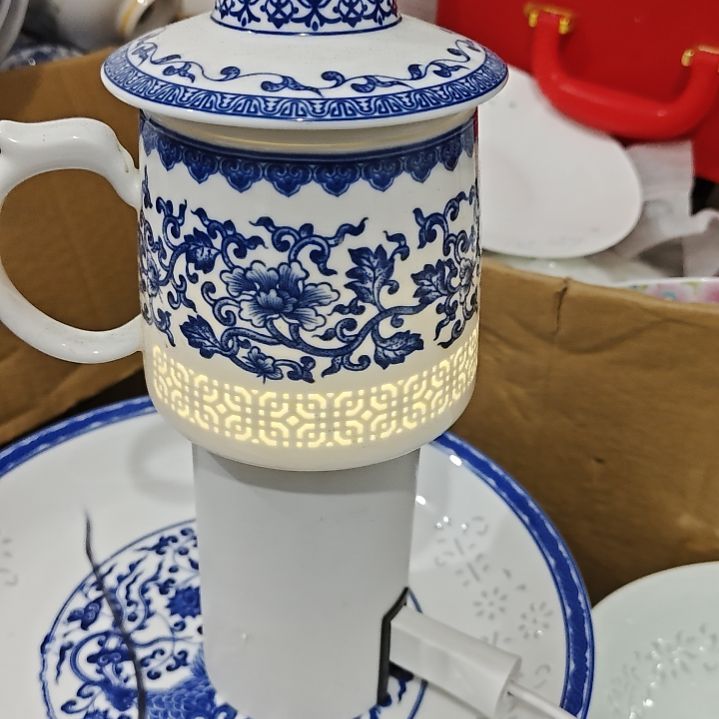 瓷玲珑青花办公杯两个带盖子微瑕疵