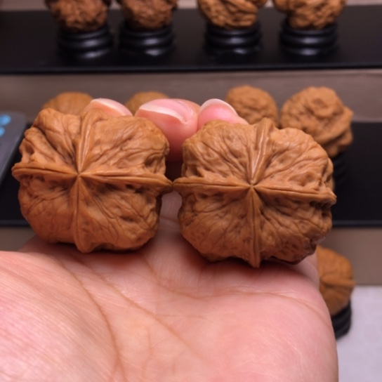 文玩核桃把件战斧四楞34