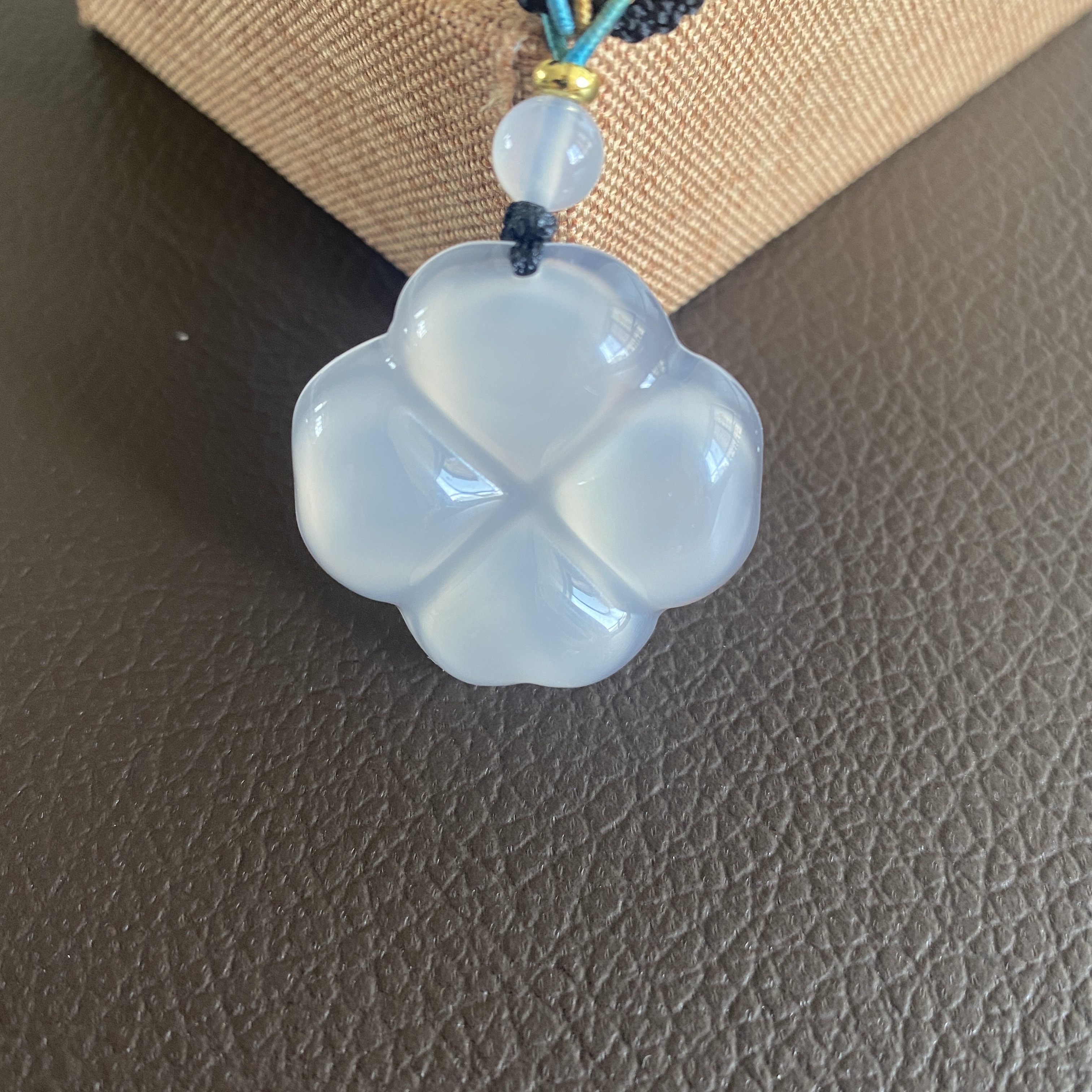 天然高冰透玛瑙玉髓幸运四叶草时尚个性吊坠女士