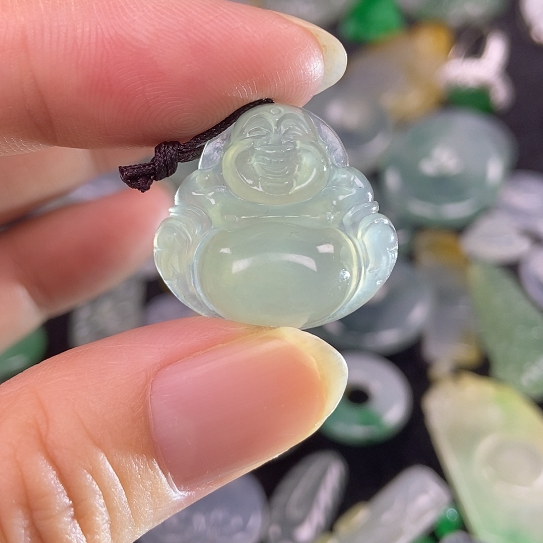 翡翠未镶嵌颈饰佛公