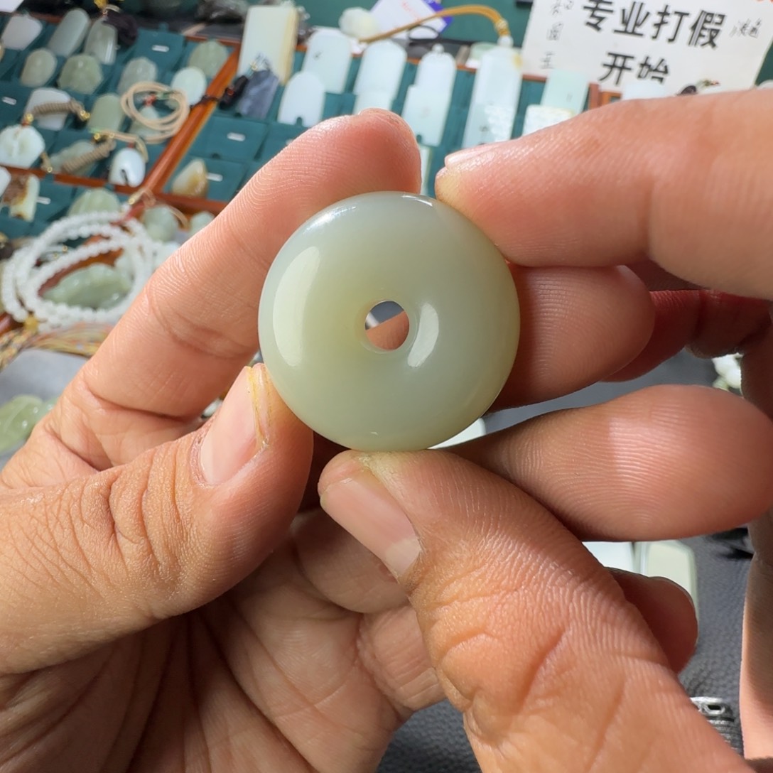 和田玉挂件未镶嵌