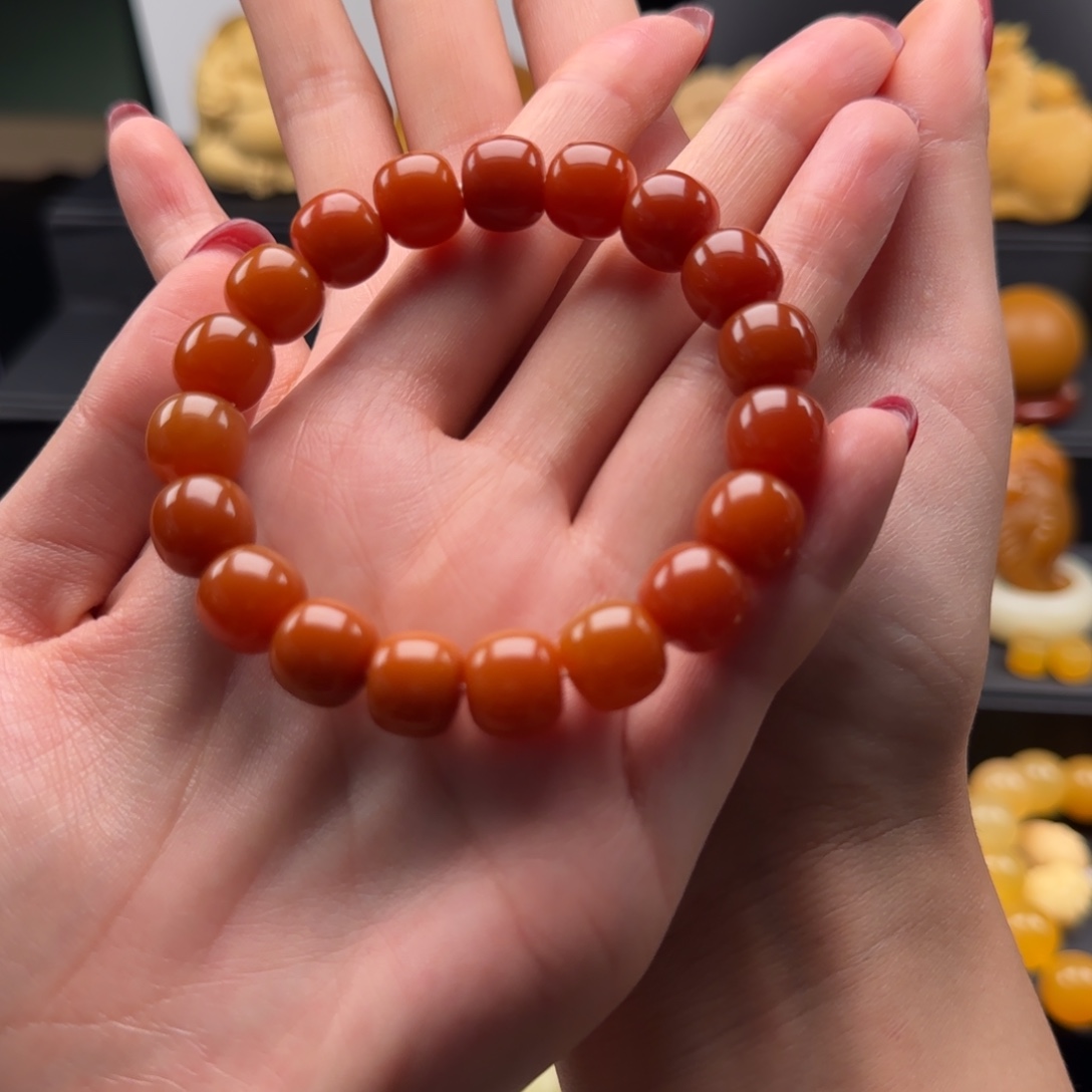 就***玩石英质玉未镶嵌颈饰