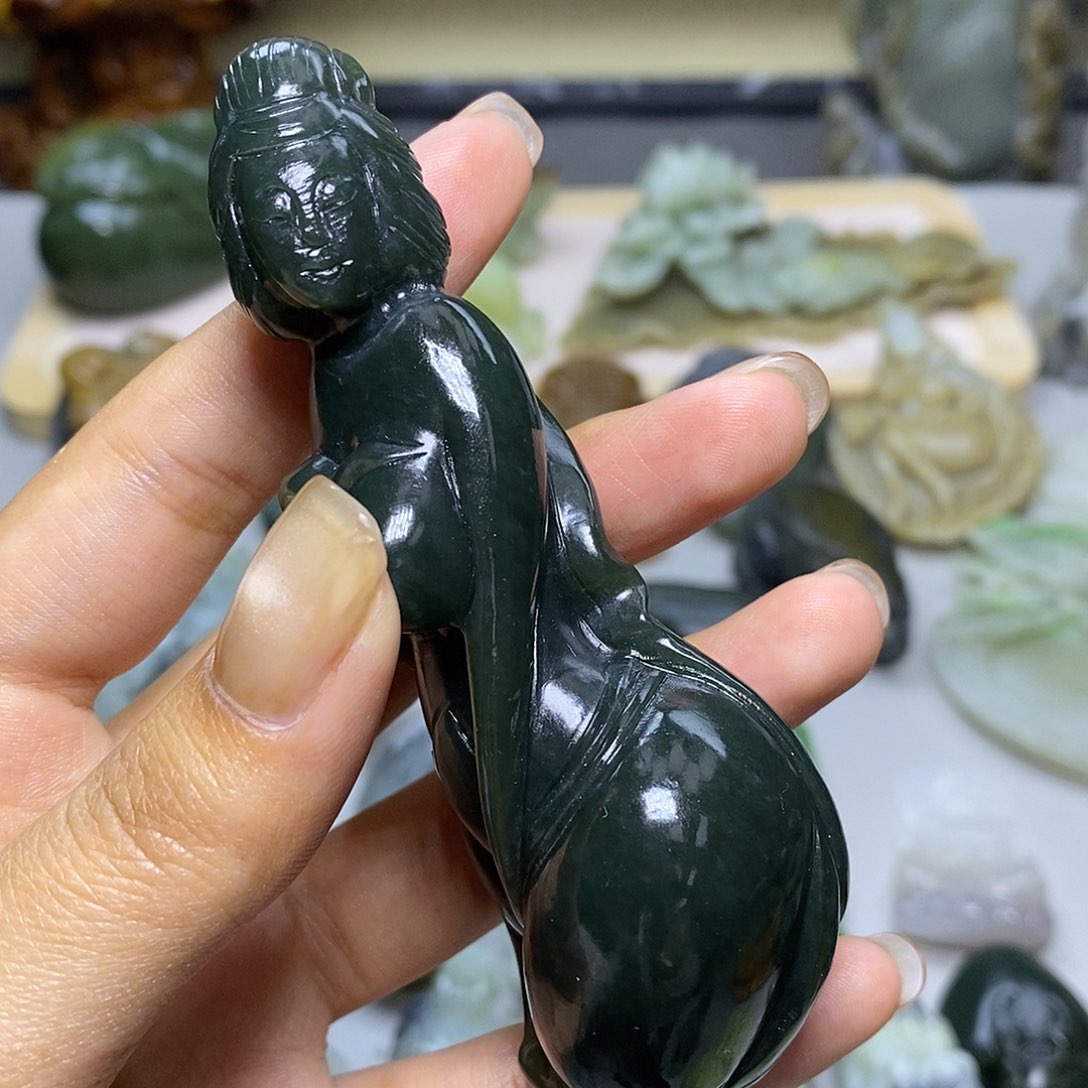 和田玉和田玉未镶嵌左****室