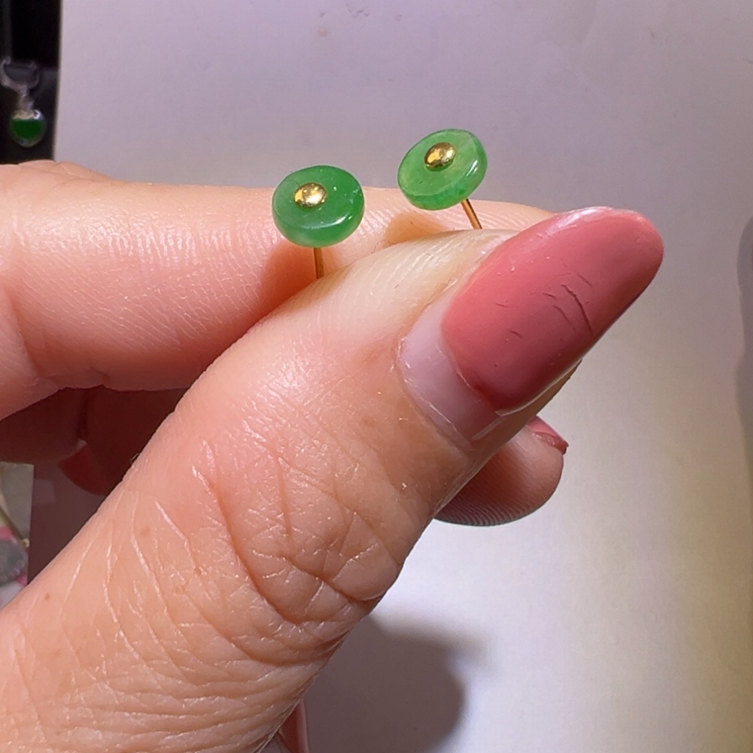 翡翠颈饰18K金镶嵌耳钉