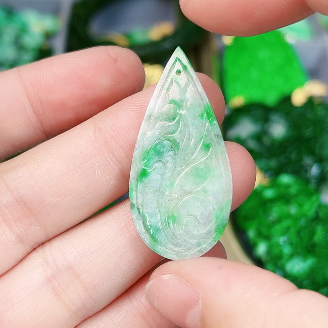 翡翠颈饰未镶嵌吊坠