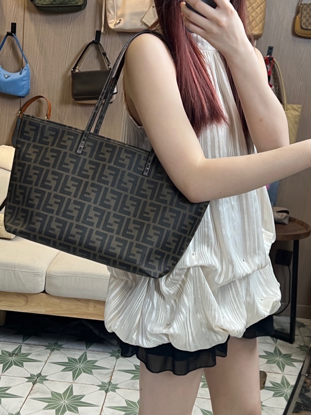 95新 FENDI/芬迪 L74 老花托特经典包包