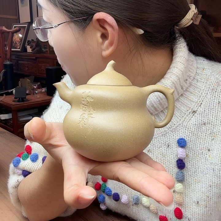 紫砂茶壶葫芦刻绘