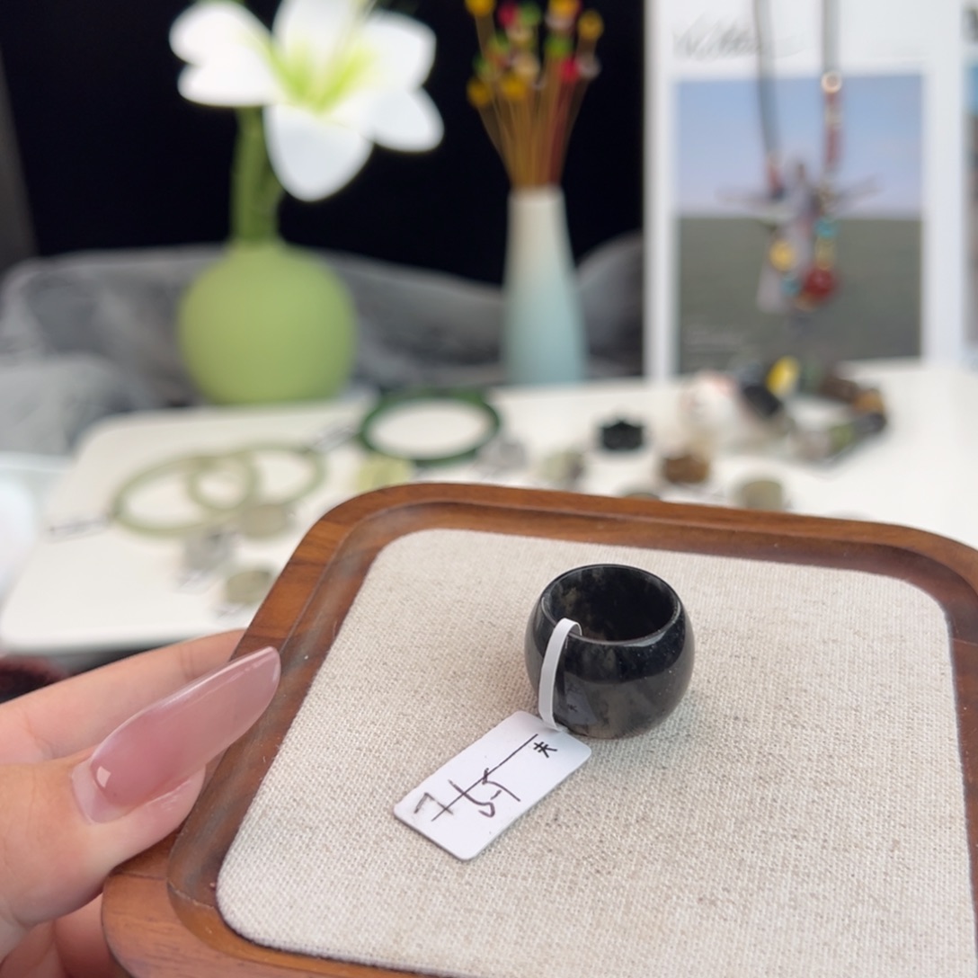 和田玉（糖玉）未镶嵌戒指N121青花轮胎直径15.7不退换