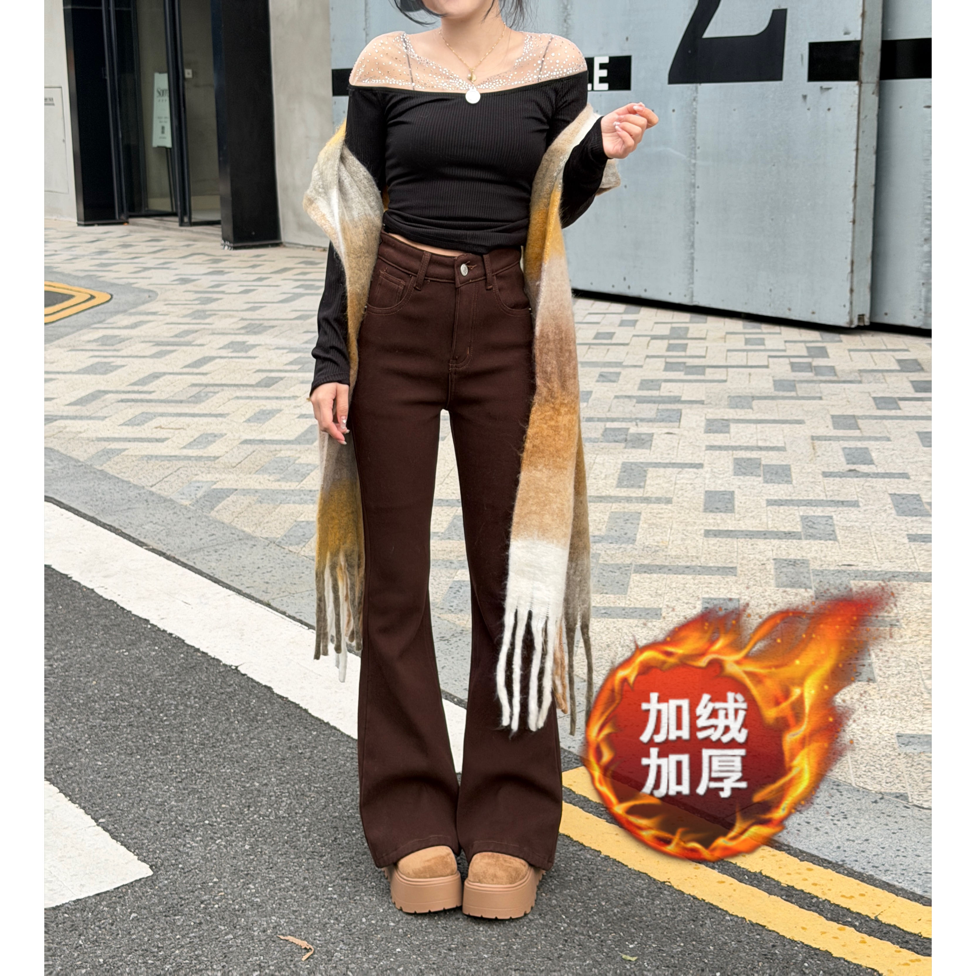 316白色微喇牛仔裤女秋冬季新款加绒加厚百搭显瘦拖地垂感马蹄裤