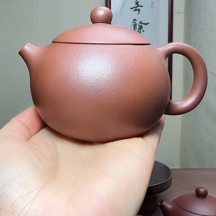 紫砂茶壶向**鹰宜兴紫砂工艺