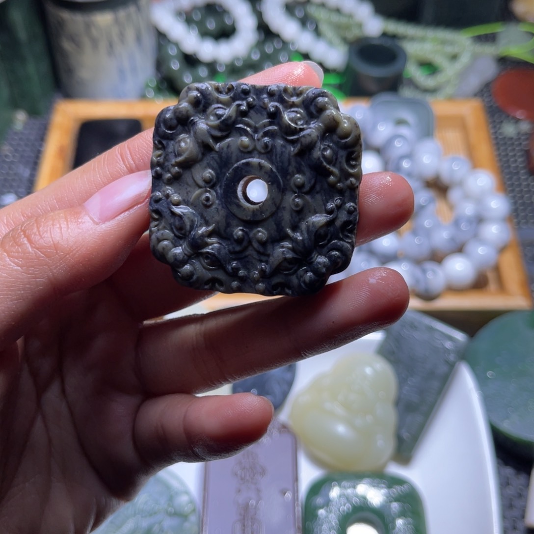 未镶嵌和田玉珠宝半成品微瑕 水草花