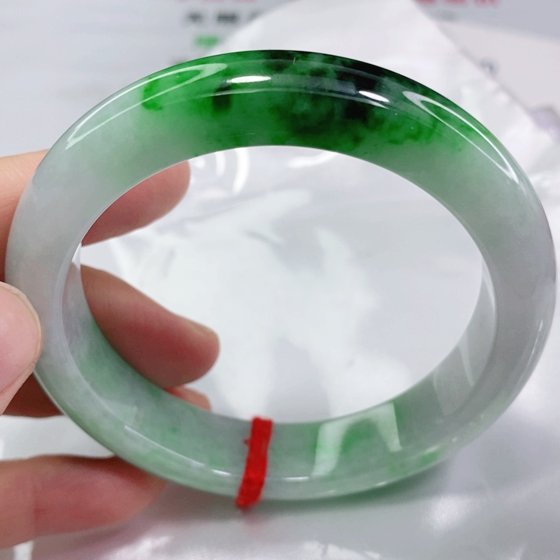 翡翠手镯未镶嵌61圈口