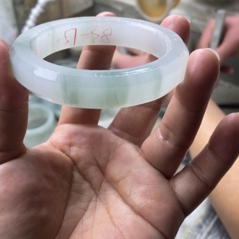 石英质玉手镯未镶嵌龙*堂加工定制