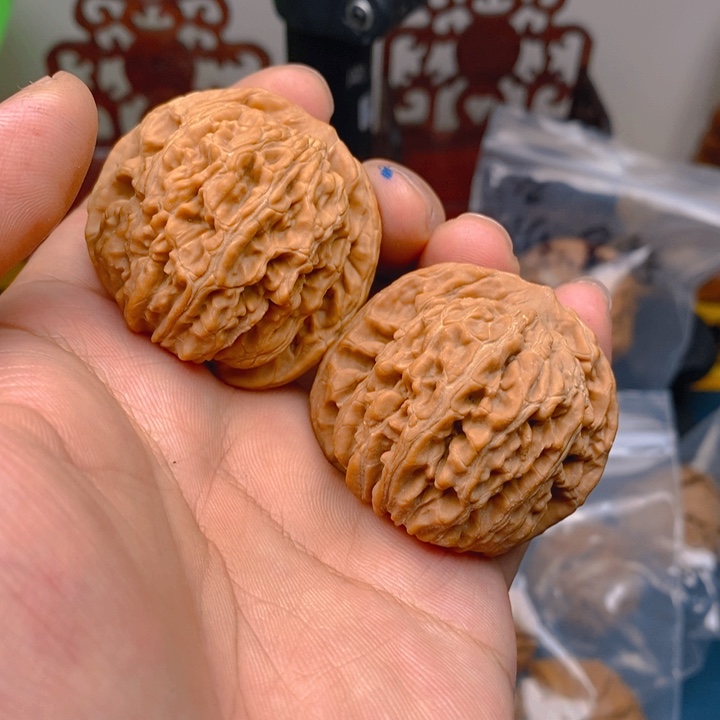 文玩核桃吊坠42sizuolou