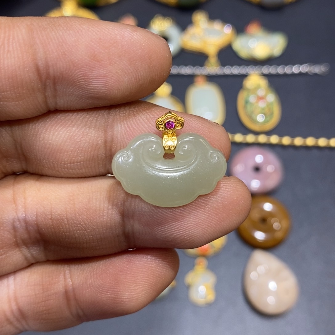 和田玉颈饰银S925镀金镶嵌