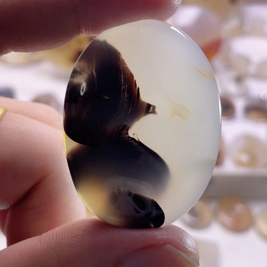 玛瑙/玉髓未镶嵌珠宝奇石