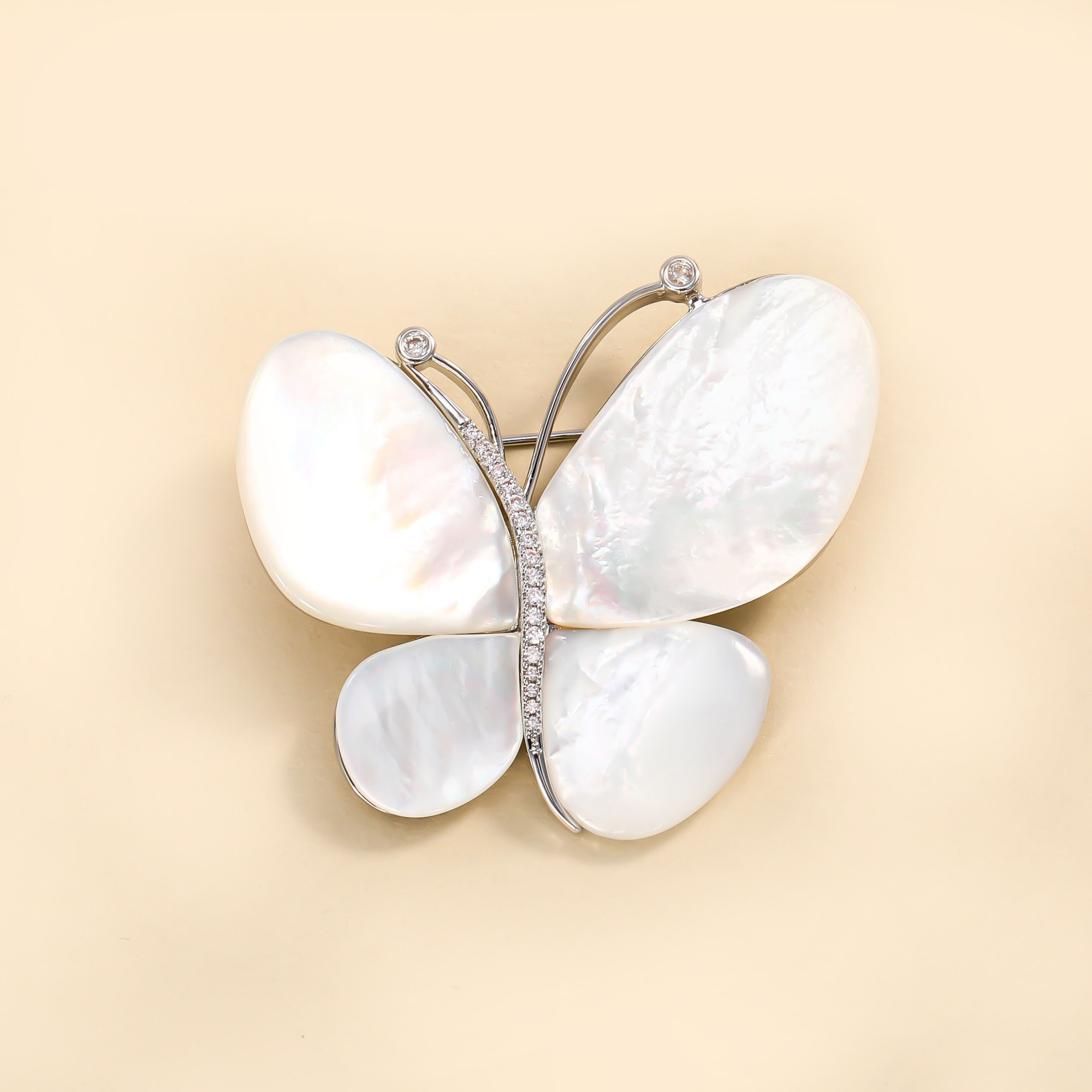 铜合金胸针 ——木木（D42）白贝轻蝶胸针