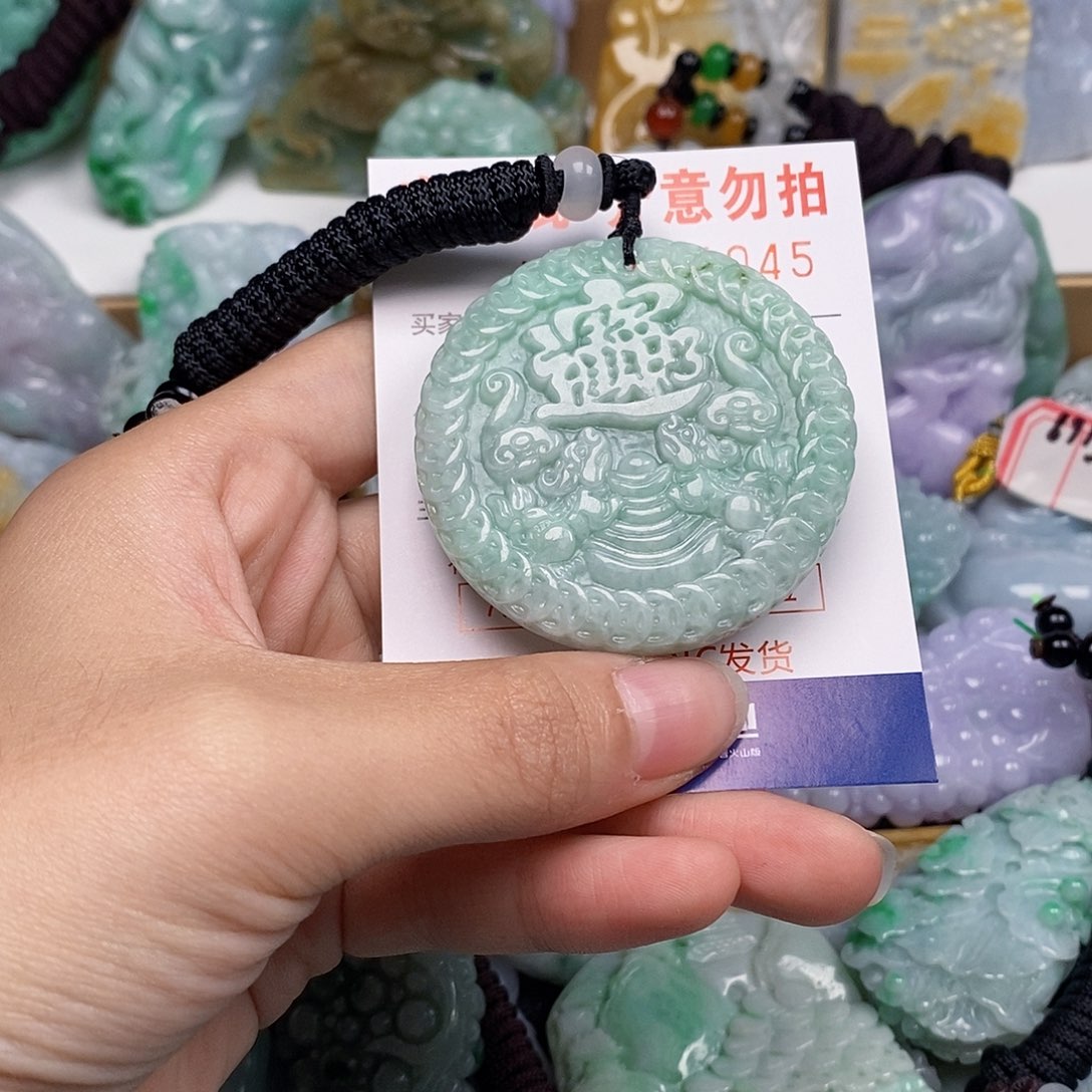 吊坠(不含链)未镶嵌翡翠