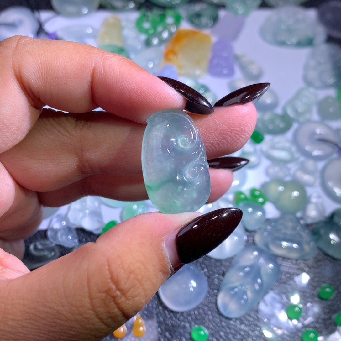 翡翠未镶嵌颈饰翡翠