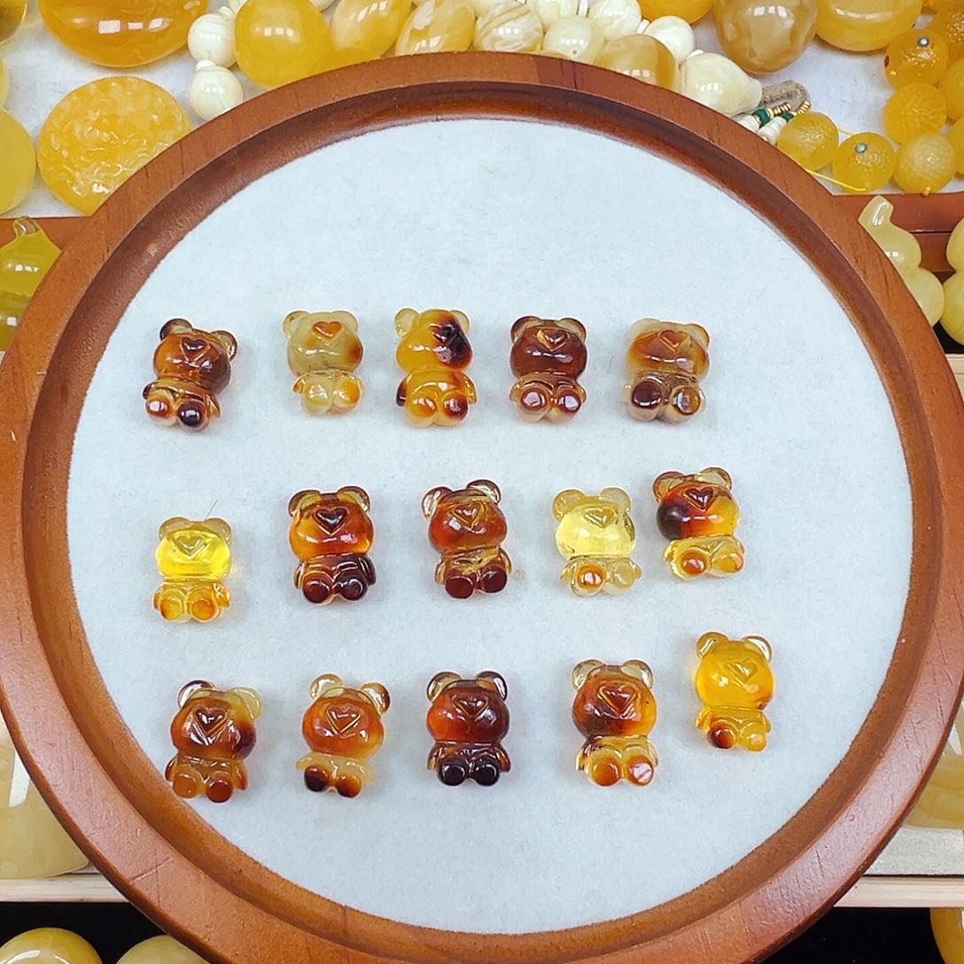 蜜蜡未镶嵌珠宝奇石蜜蜡小熊1.3-2.5克，随机发货开播福利